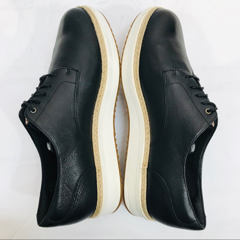 Women’s Clarks Artisan - Black Oxfords - Size 10M